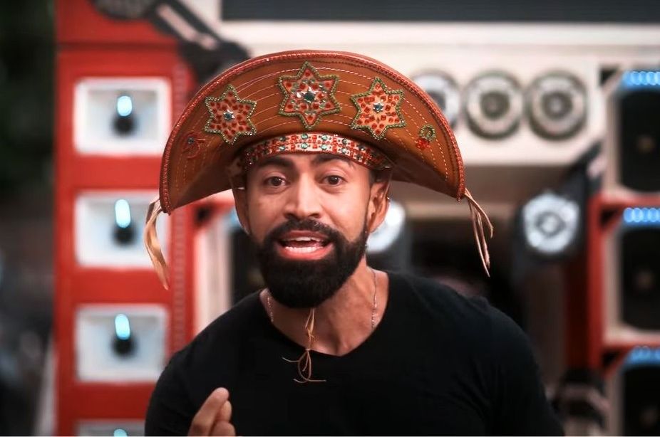 Com 'Abracachaça', Lucas cordeiro viraliza versão forrozeira 